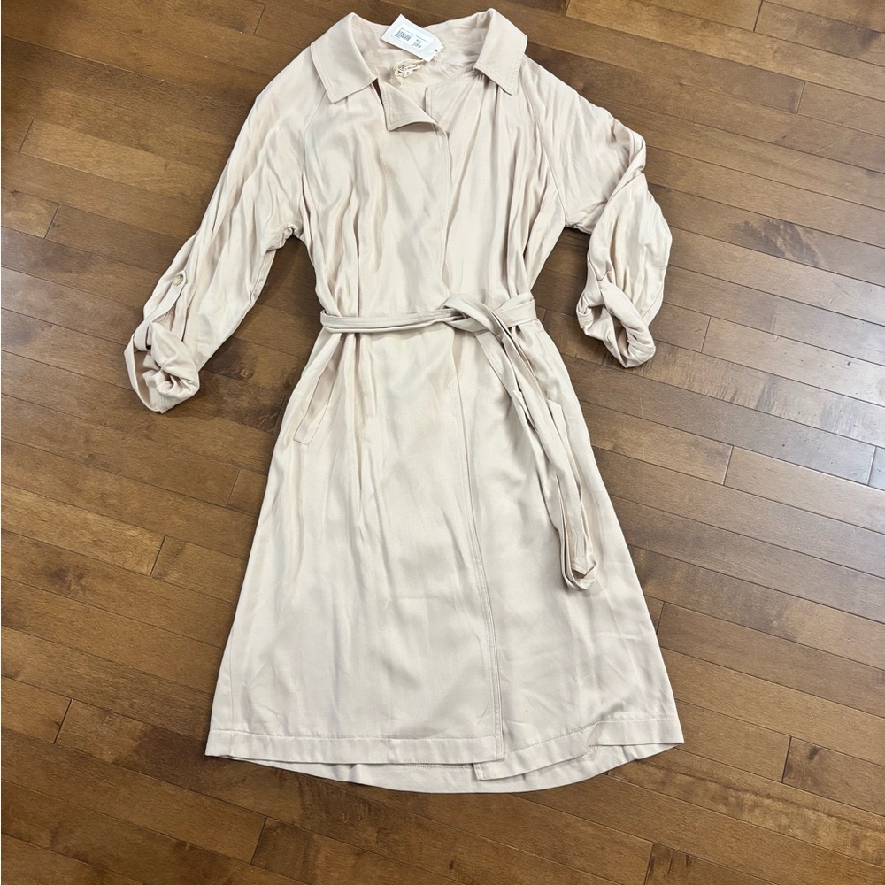 Elegant Cream Belted jacket